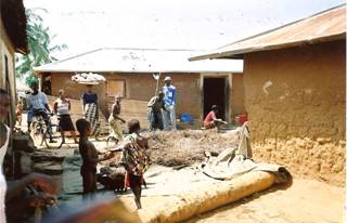 Sika-Kondji village scene
